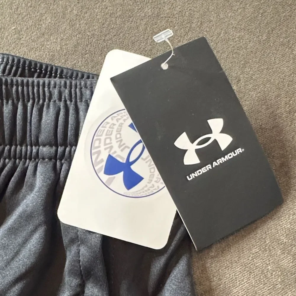Under Armour Boys Sport Shorts Loose Fit Pockets Drawstring Waist Size M NWT